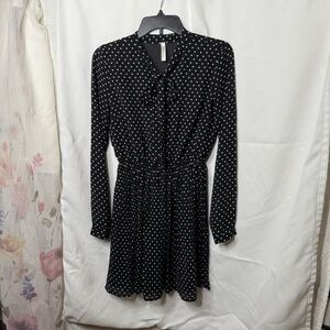 Black Dress / Long Sleeve White Spot . The